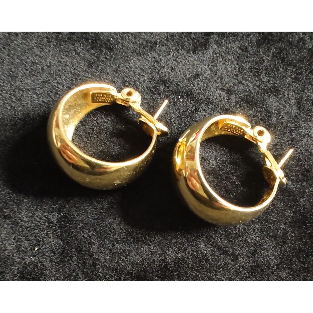 Vintage Monet Wide Gold Plated Hoop Earrings 14k Gold Posts Pierced Classic - Picture 2 of 5